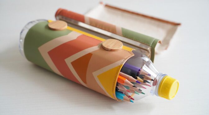 Cara Membuat Kotak Pensil dari Botol Bekas yang Hasilnya Mirip Produk Toko