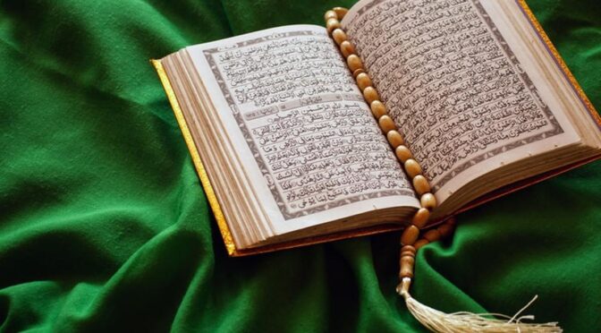 Hukum Memegang Al Quran tanpa Wudhu Menurut Syariat Islam