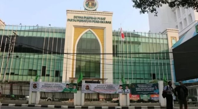 Jimly Sebut Ketua Umum PPP Harusnya dari Internal Partai