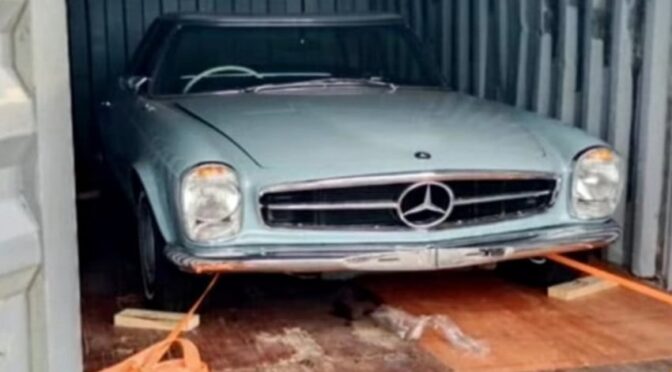 Boyamin Minta Penyelundupan Mercy Klasik Bekas James Bond Jadi Perhatian Purbaya