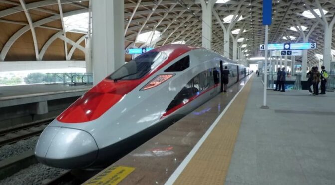 Mantan Penyidik Sebut Ada Indikasi Korupsi Whoosh, Dorong KPK Investigasi