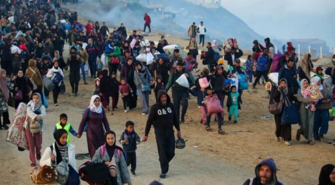 Ribuan Warga Palestina Memulai Perjalanan Pulang Seiring Gencatan Senjata Gaza