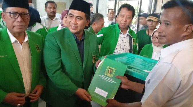 Sambangi Kemenkum, Gus Yasin Didampingi Rommy Serahkan Berkas Hasil Muktamar X PPP