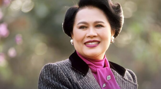 Siapa Sirikit? Ibu Suri Thailand yang Bergaya Hidup Glamor dan Dipuja Rakyatnya