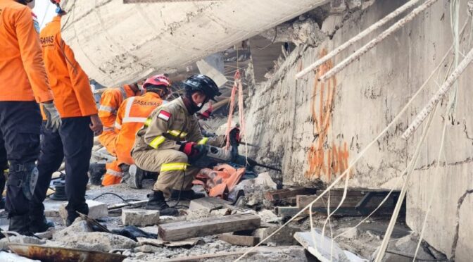 Update Santri Meninggal Tertimbun di Ponpes Al Khoziny Sidoarjo, Total 13 Jenazah Dievakuasi