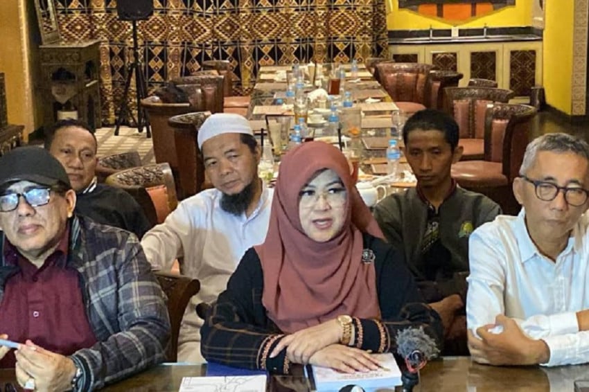 Isu Rp50 Miliar untuk Mainkan Ijazah Jokowi, Dokter Tifa: Itu Fitnah Sangat Keji!