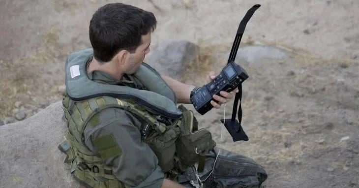 Perangkat Siluman CSEL Bantu Pilot AS Bertahan Hidup 48 Jam di Iran