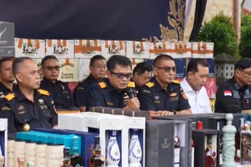 Bea Cukai dan BAIS TNI Gagalkan Peredaran Miras Berpita Cukai Palsu Senilai Rp12,55 Miliar di Bali