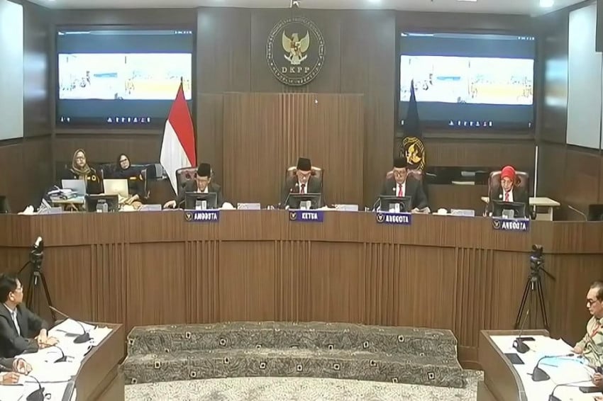 DKPP Gelar Sidang Pelanggaran Etik KPU Terkait Pencalonan Jokowi sebagai Kepala Daerah dan Presiden