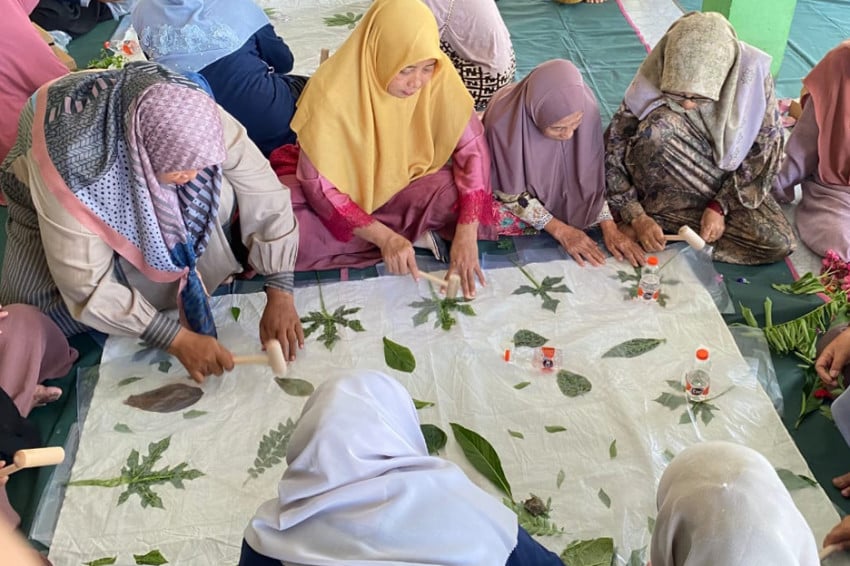 Lawan Risiko Stroke, Tim Unusa Sulap Daun Kering Jadi Produk Bernilai Ekonomi